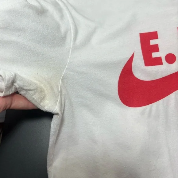 NIKE X EMOTIONALLY UNAVAILABLE White T-Shirt with Red Graphic - Picture 10 of 10
